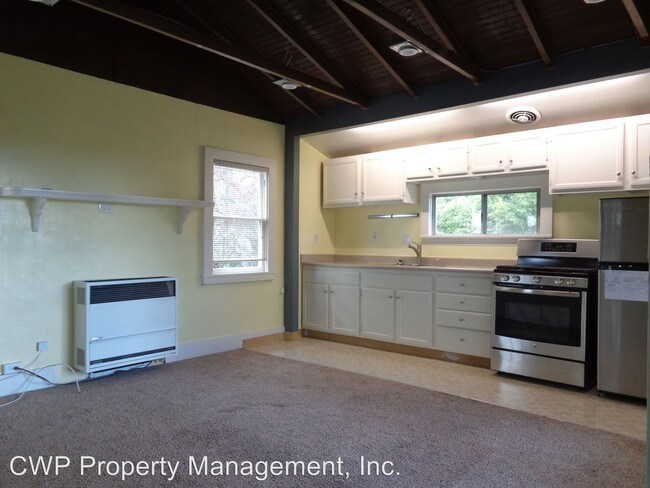 Building Photo - 13560 Lake Chabot Rd