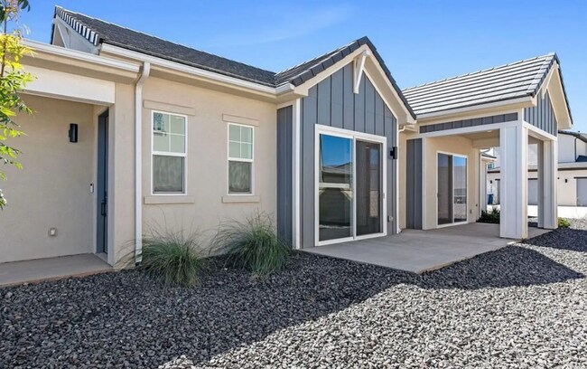 Foto del edificio - Live the Resort Lifestyle at Desert Color