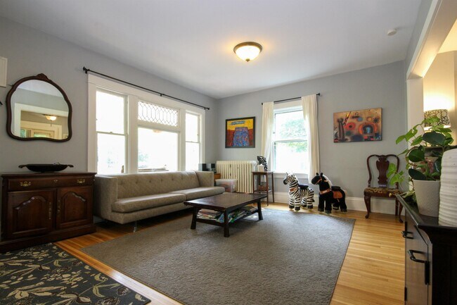 Foto del edificio - 152 Arthur Ave SE