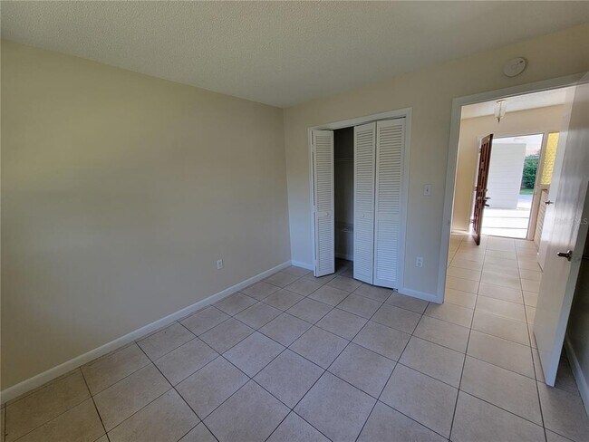 Building Photo - 583 Silver Course Cir