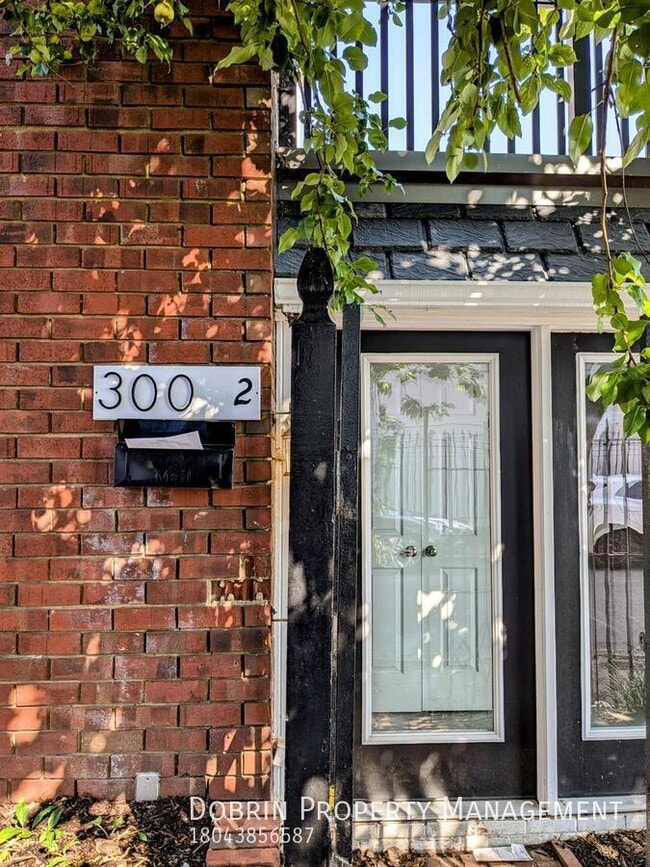 Photo - 300 W Leigh St Apartment