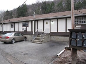 Building Photo - 4085 Old Rte 8