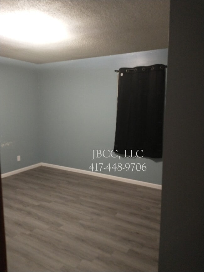 Building Photo - 1105 N Clay St