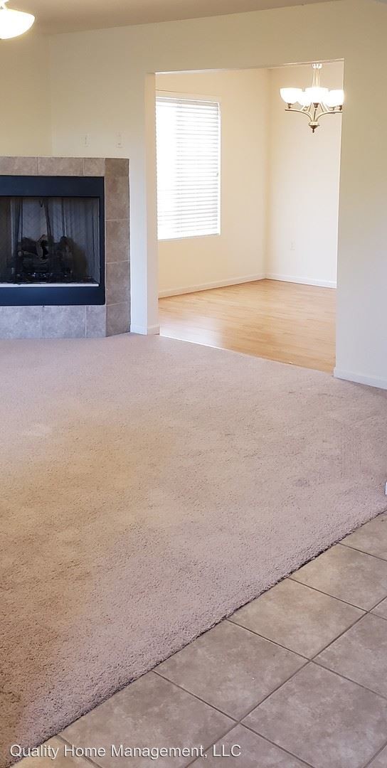 Building Photo - 4 br, 2.5 bath House - 642 Seitz Ct
