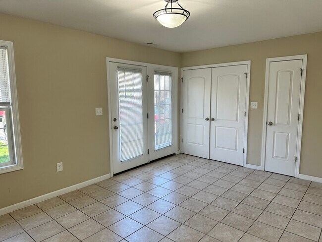 Building Photo - 2867 E Creeks Edge Dr
