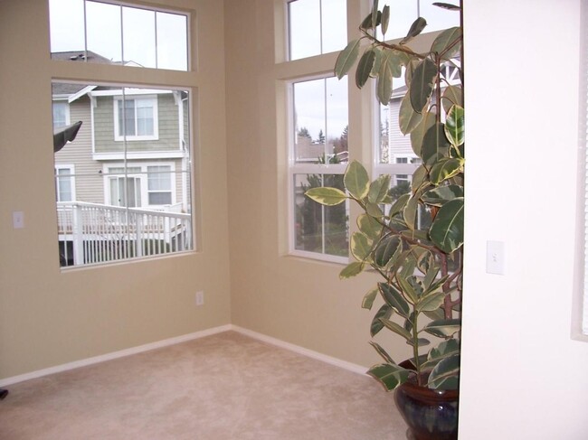 Building Photo - 23786 SE Summerhill Ln