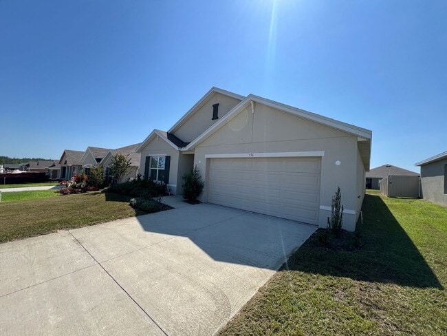 Building Photo - 4 Bedroom, 2 Bathroom Home in the Highly D...