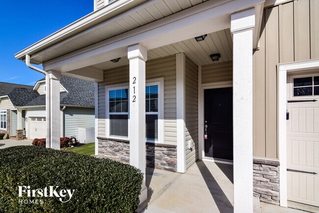 Building Photo - 212 Whispering Hills Dr
