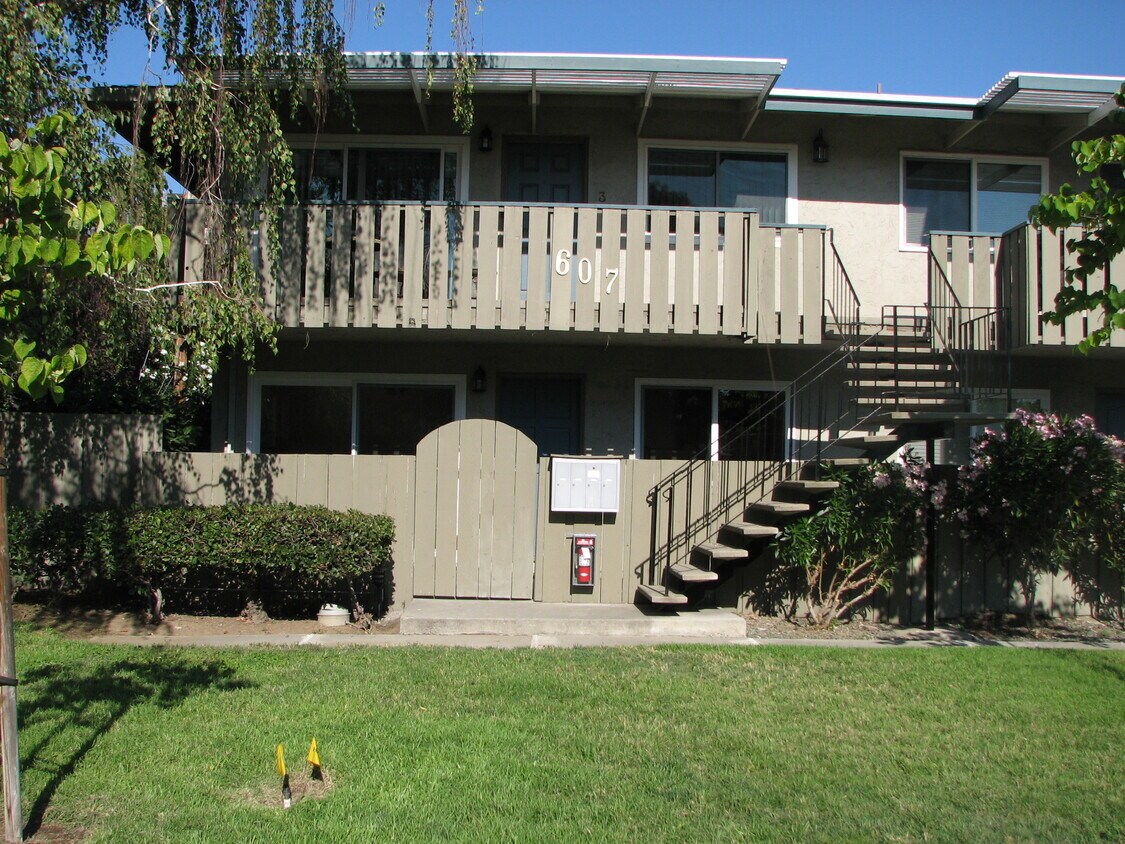 Primary Photo - 607 Valley Forge Way