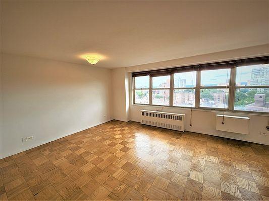 Foto del edificio - 1 bedroom in BRONX NY 10463