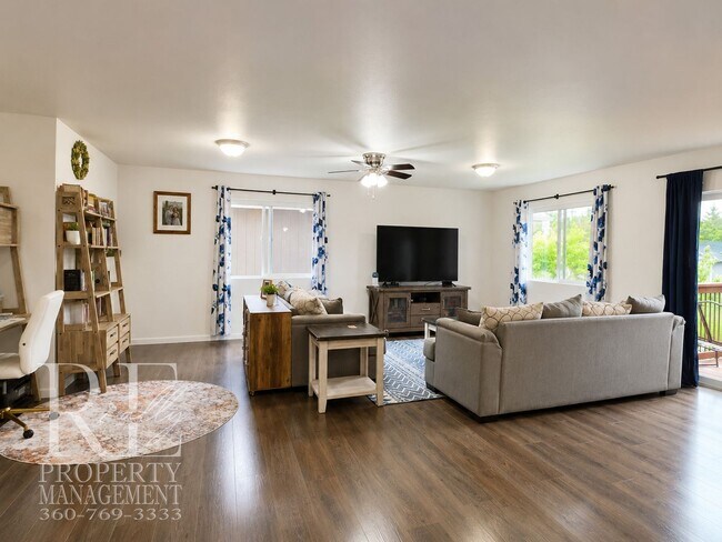 Building Photo - Spacious 3-Story Home with Flexible Living Space, Heat Pump & Private Deck Retreat