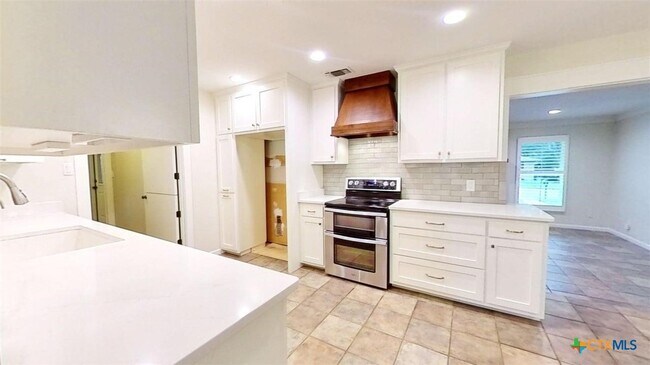 Foto del edificio - 805 Timber Dr