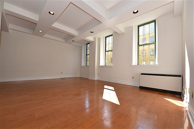 Building Photo - 4502 Ditmars Blvd