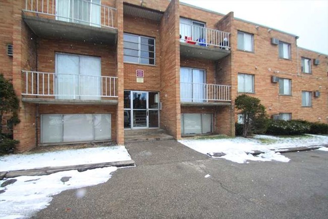 Building Photo - Tamara Lee Apartments