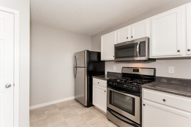 Foto del edificio - 1883 Roble Dr