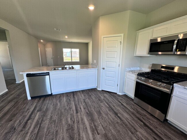 Building Photo - 4 Bedroom Home built in 2024