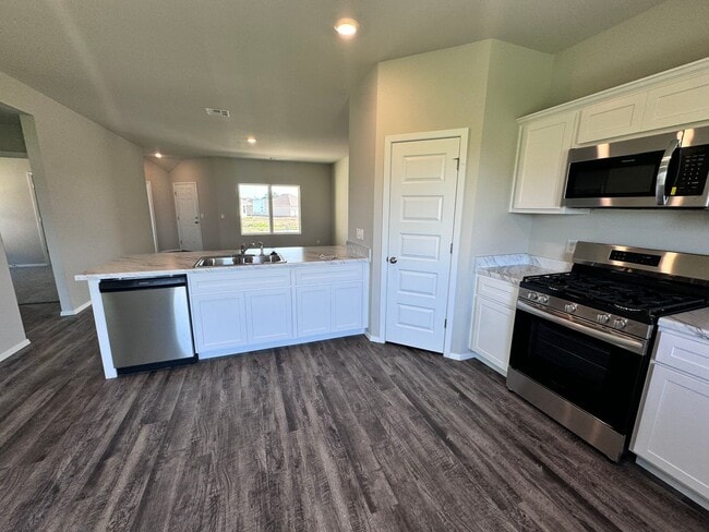 Foto del edificio - 4 Bedroom Home built in 2024