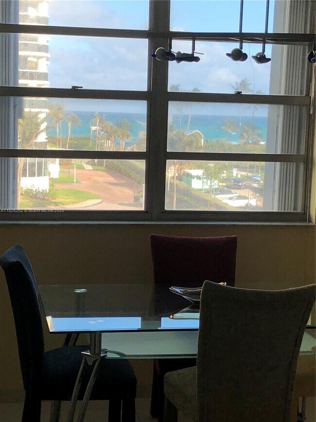 Foto del edificio - 1849 S Ocean Dr