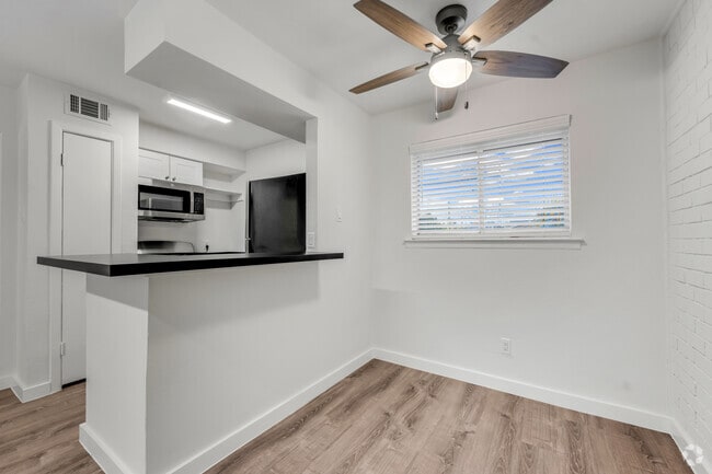 1 BR, 1 BA - 540SF - Kitchen/Dining - Shelby 2707 Apartments