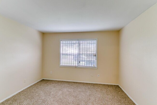 Foto del edificio - 14415 Insley St