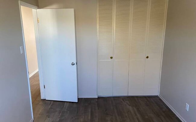 Building Photo - 60 Carleton Dr