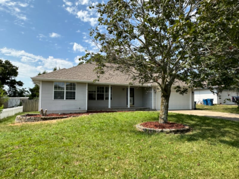 904 S Whippoorwill Dr, Strafford, MO 65757 House Rental in Strafford, MO