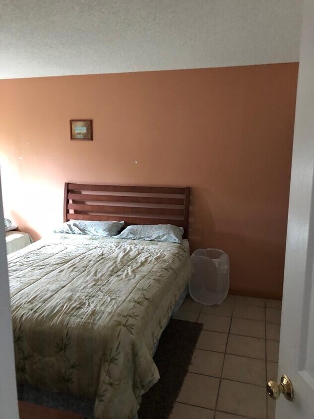 Foto del edificio - 801 Sky Lake Cir