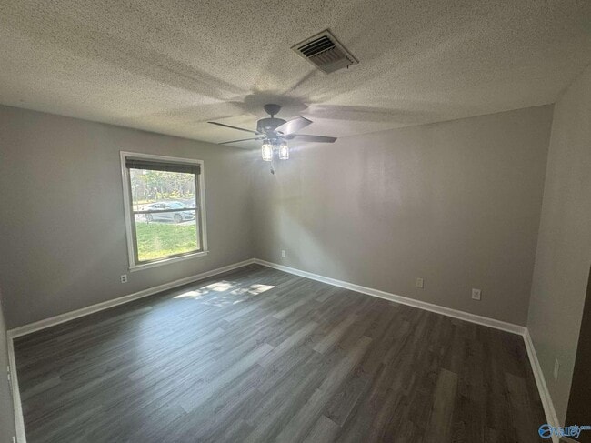 Foto del edificio - 2071 Woodlawn Dr SW