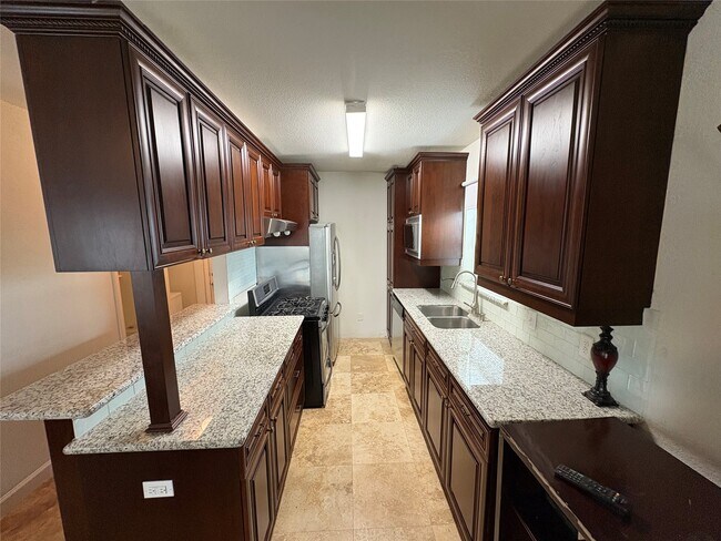 Foto del edificio - 6722 Underhill St