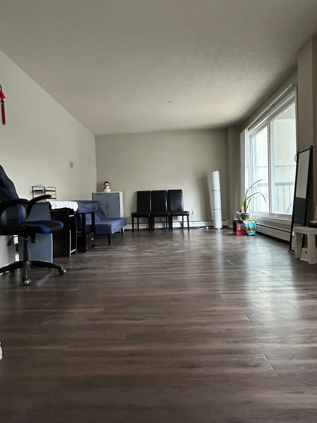 Photo du bâtiment - 110 25 Av SW
