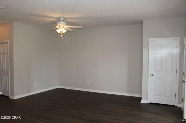 Foto del edificio - 1407 E 14th St