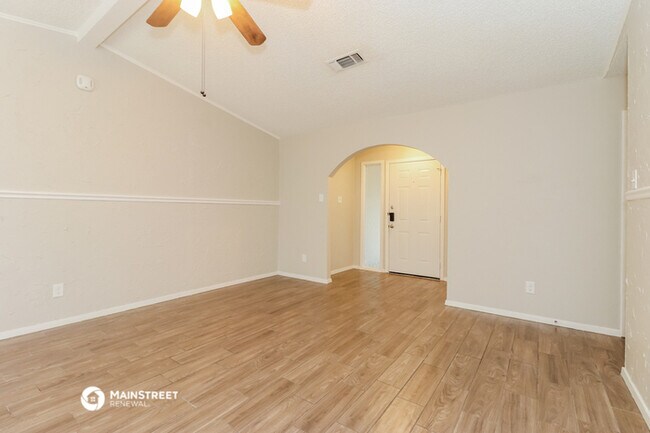 Building Photo - 2608 Hilldale Blvd