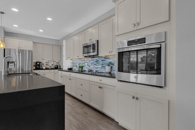 Kitchen - 1819 S Follett Way