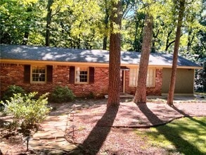 Building Photo - 1009 Verdi Way