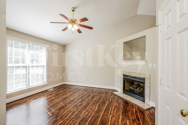 Foto del edificio - 136 Monroe St NW