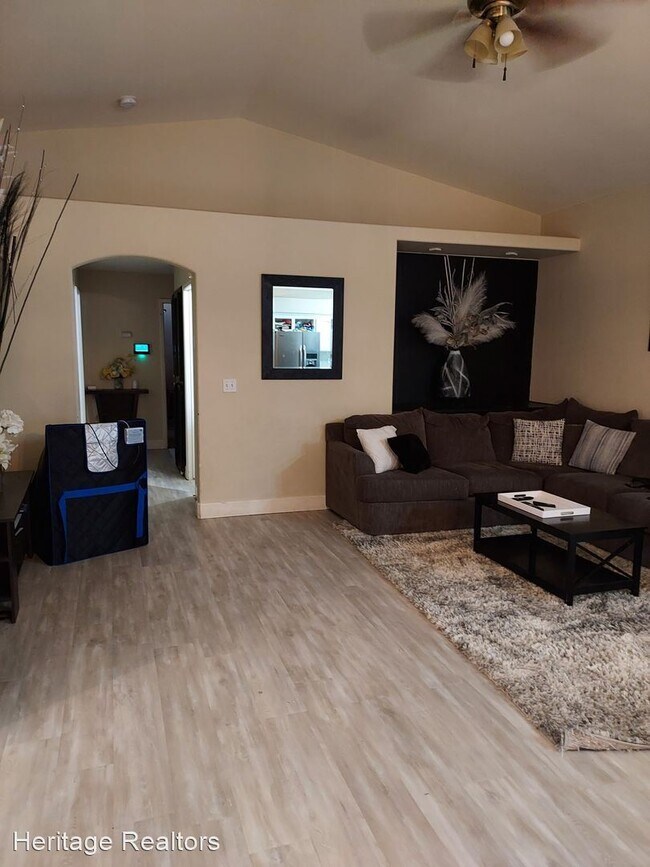 Foto del edificio - 4 br, 3 bath House - 725 Naples St