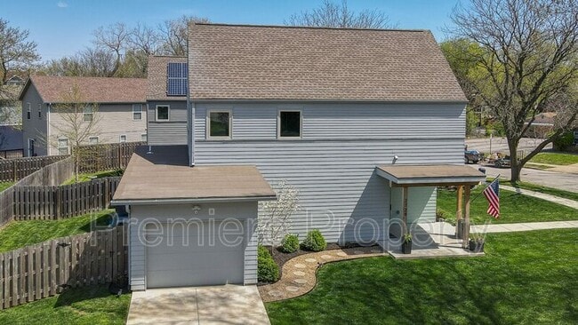 Building Photo - 2729 Charlotte St