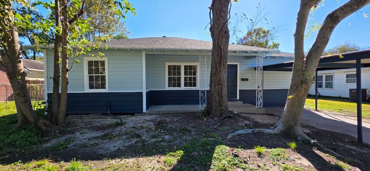 Foto principal - 130 E Witcher Ln