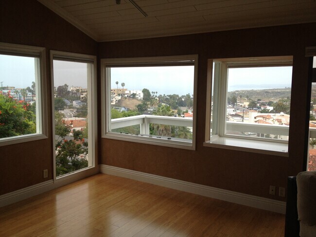 Open & Airy - 105 Avenida del Reposo