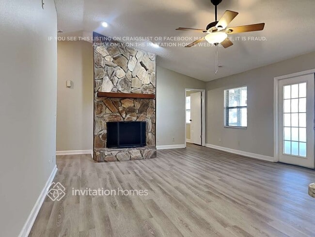 Foto del edificio - 2301 Beechwood Ct