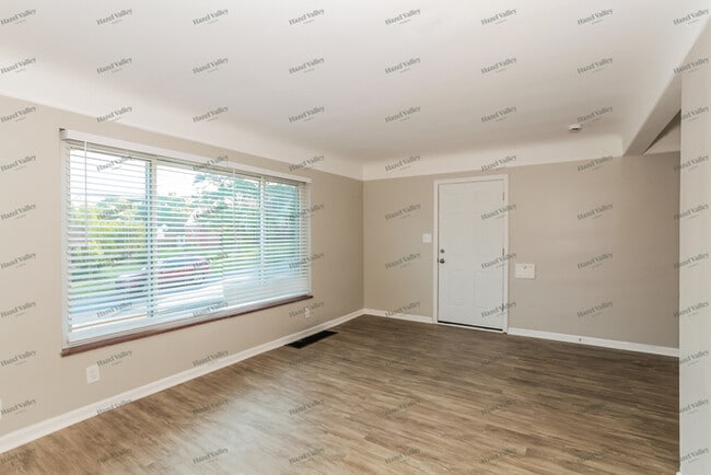 Foto del edificio - 5009 Limberlost Ln