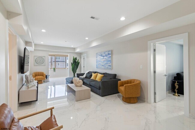 Foto del edificio - 5311 Atlantic Ave