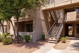 Building Photo - 3830 E Lakewood Pkwy E