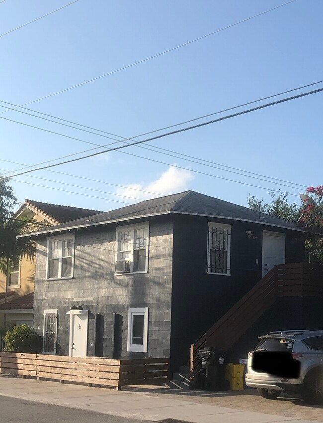 Building Photo - 1302 S N St