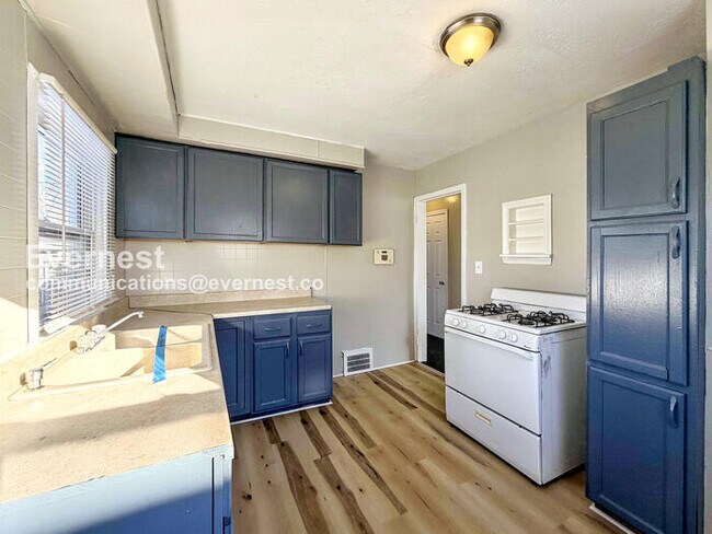 Foto del edificio - 18559 Mackay St