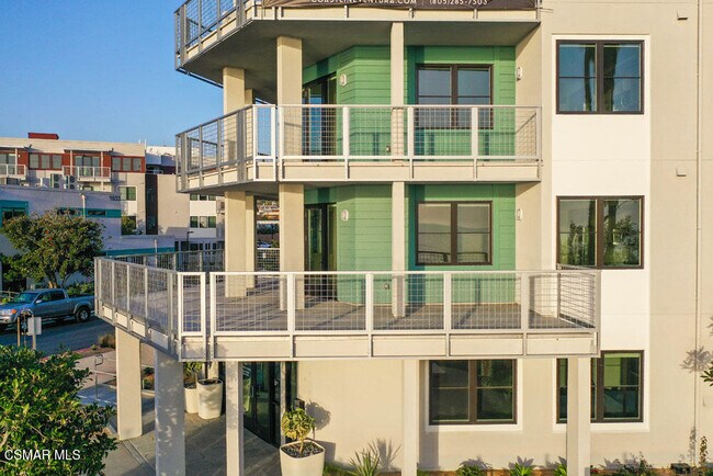 Foto del edificio - 1012 Vista del Mar Pl.