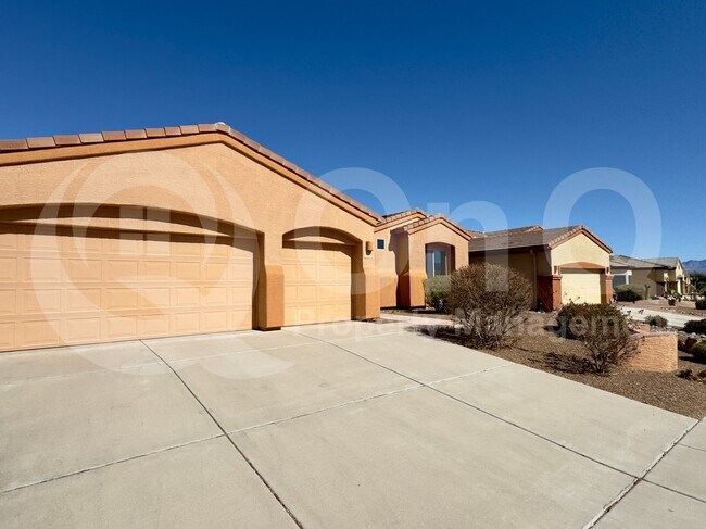 Building Photo - 1102 W Mountain Stone Dr