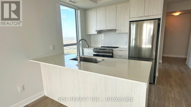 Building Photo - 430-4430 Square One Dr