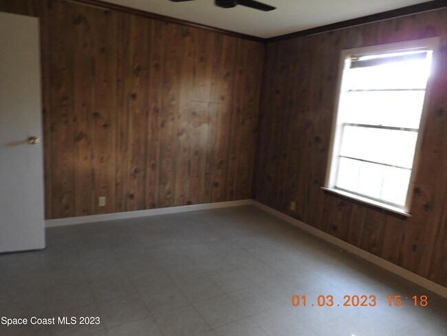 Foto del edificio - 484 Bridgeport Ave NW