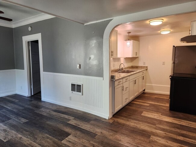Building Photo - 920 Highland Ave